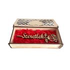 Gravírozott fa ajándék box – Szeretlek rózsával Termék adatai: